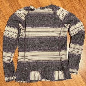 Lulu lemon long sleeve shirt. No marks or stains. Pocket on front